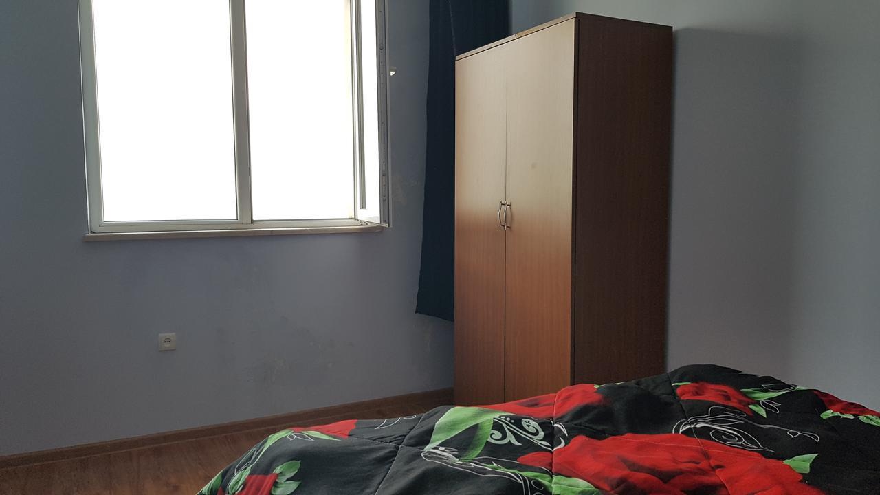 Apartment In Front Of Mcdonald'S Batumi Eksteriør billede